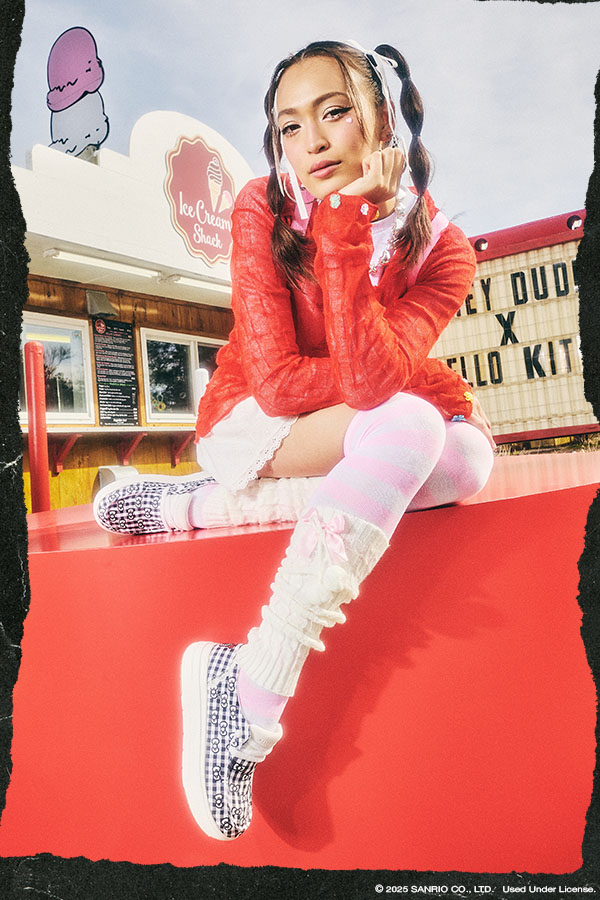 HeyDude x Hello Kitty – confort iconic cu un twist jucaus