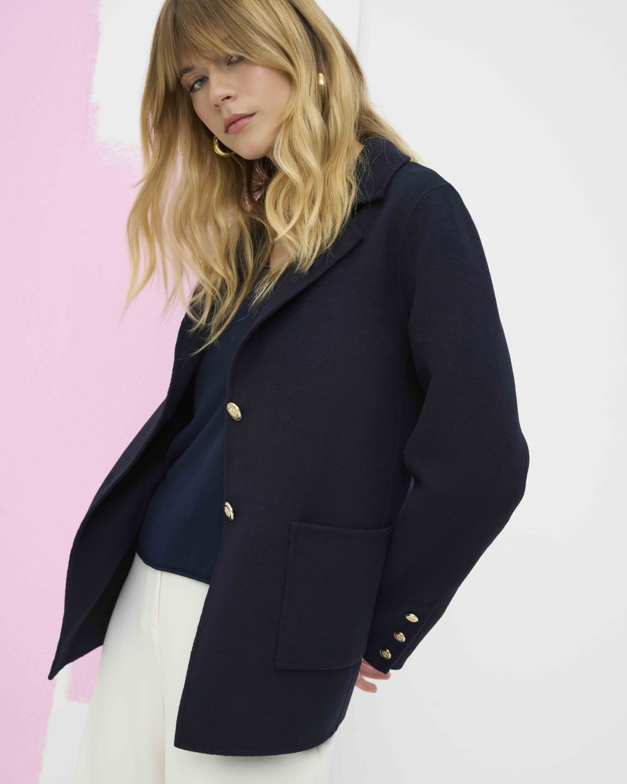 OLTRE: este timpul pentru Reduceri. Piesele-cheie ale garderobei, la un pret special.