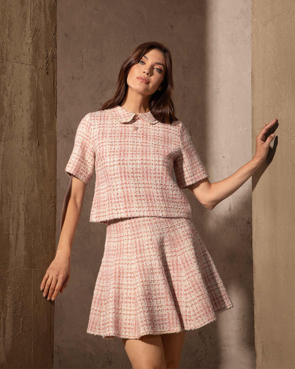 Cashmere & Pink: tendintele care definesc toamna 2026. Soft power, tailoring modern si intoarcerea la luxul atemporal.